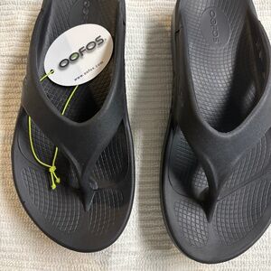 OOFOS sandals
